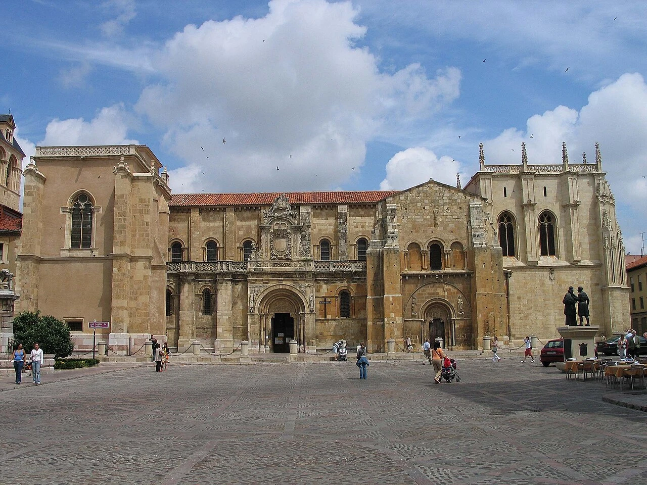 Conjunto exterior de San Isidoro de León