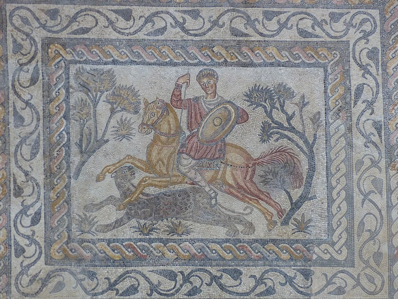 Mosaico con un jinete y una pantera procedente de Las Tiendas